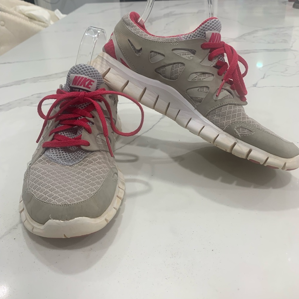Nike Athletic‎ Shoe Size 9